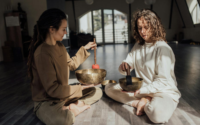 Hjärntrött? Varför meditation (och rätt näring) ger mer energi än koffein